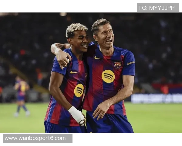 老友重聚感人瞬间佩尼亚福特赛后与巴萨昔日队友深情拥抱